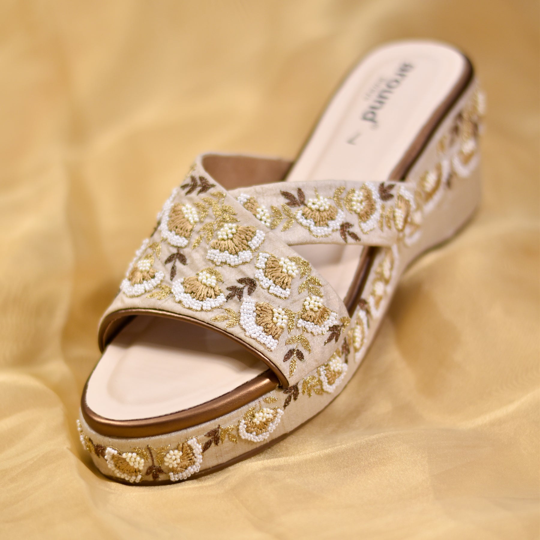 Classy Golden Wedge Heels Sandal, Size: 4-10 at Rs 800/pair in Darbhanga |  ID: 25002991912