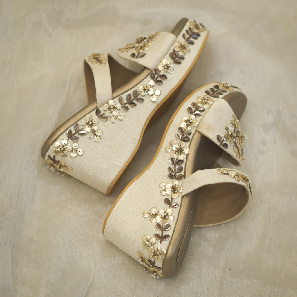 Wedding Flats Sandals Bridal Shoes Rhinestone Embellished Silver Crystal  Pointed Toe Flats Ivory Sandals Women's Wedding Shoes meg - Etsy Norway