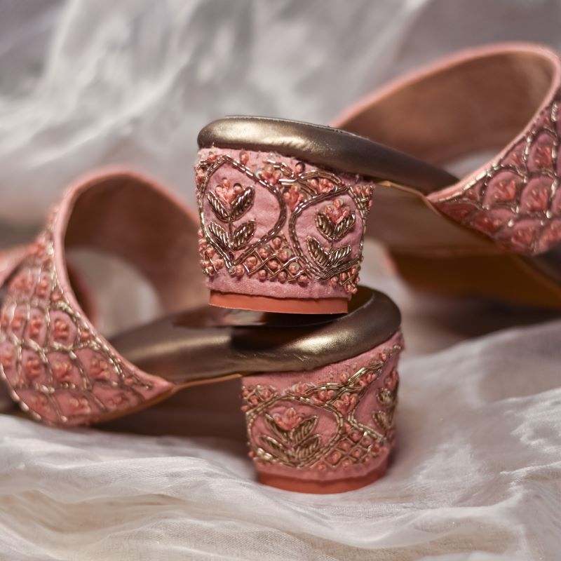 Dulhan chappal deals