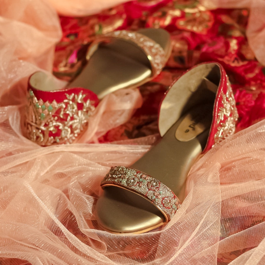 Designer Fancy Sandals at best price in New Delhi by Raccoon | ID:  9075558888