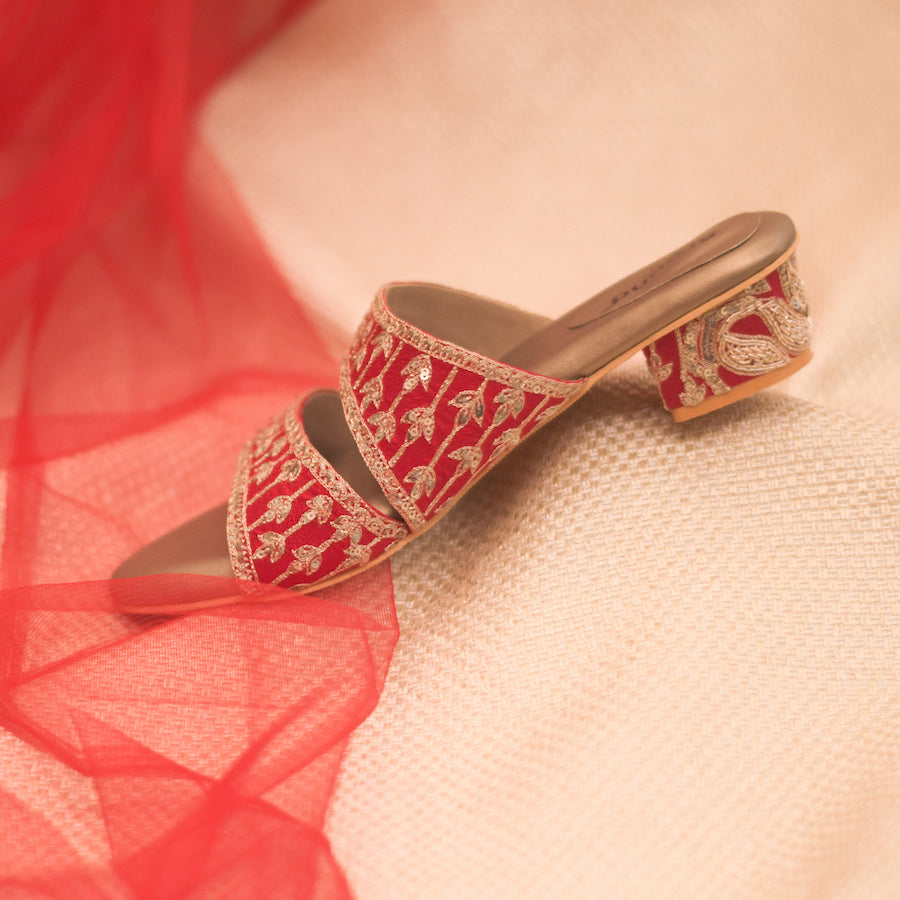 Should a bridal wear high heels under heavy lehenga or not? - Quora