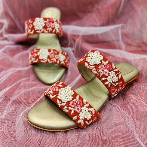 CAPTOES FLATS STONES UPPER ANGUTHA CHAPAL SOFT INSOLE* | Indian wedding  shoes, Bridal sandals heels, Beautiful wedding shoes